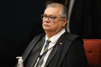 dino-suspende-trecho-de-pl-que-libera-emendas-do-orcamento-secreto