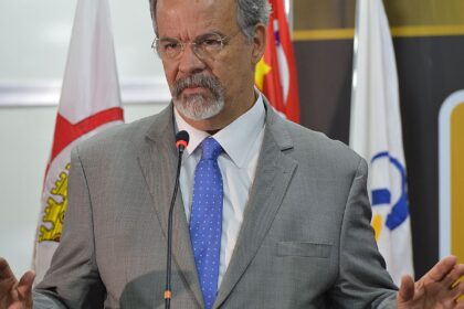 politicos-de-todas-tendencias-homenageiam-raul-jungmann