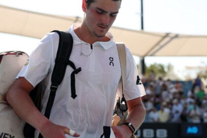 fora-de-ritmo,-joao-fonseca-cai-na-estreia-do-aberto-da-australia