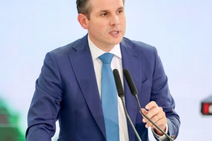 fim-da-escala-6×1-pode-ser-votado-em-maio,-diz-presidente-da-camara