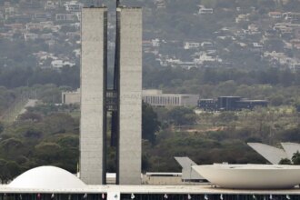 lula-sanciona,-com-vetos,-reajuste-salarial-para-cargos-do-legislativo