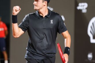 joao-fonseca-vence-thiago-monteiro-em-duelo-brasileiro-pelo-rio-open