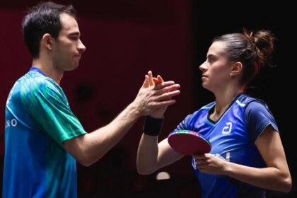 calderano-e-bruna-takahashi-vao-a-semi-de-duplas-do-smash-de-singapura