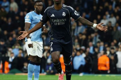 liga-dos-campeoes:-vini-junior-marca-dois-e-real-despacha-city