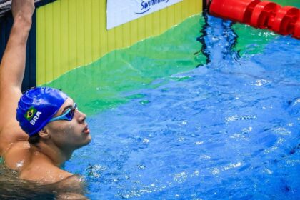 arthur-xavier-e-prata-nos-100m-costas-em-competicao-em-barcelona