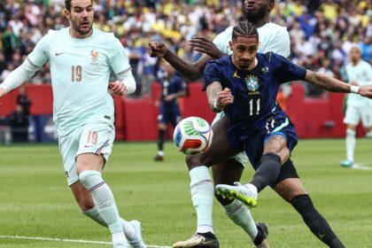 raphinha-e-wesley-sao-cortados-da-selecao-brasileira