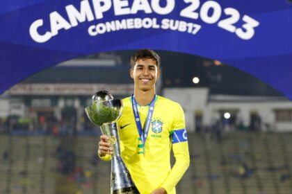 carlo-ancelotti-convoca-o-zagueiro-vitor-reis,-do-girona