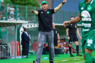 chapecoense-anuncia-demissao-do-tecnico-gilmar-dal-pozzo