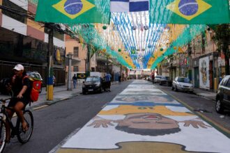 ruas-decoradas-para-copa-do-mundo-reforcam-vinculo-comunitario-no-rio