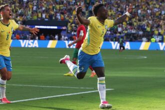 arbitro-de-brasil-x-haiti-apitou-classico-que-opos-vini-e-raphinha